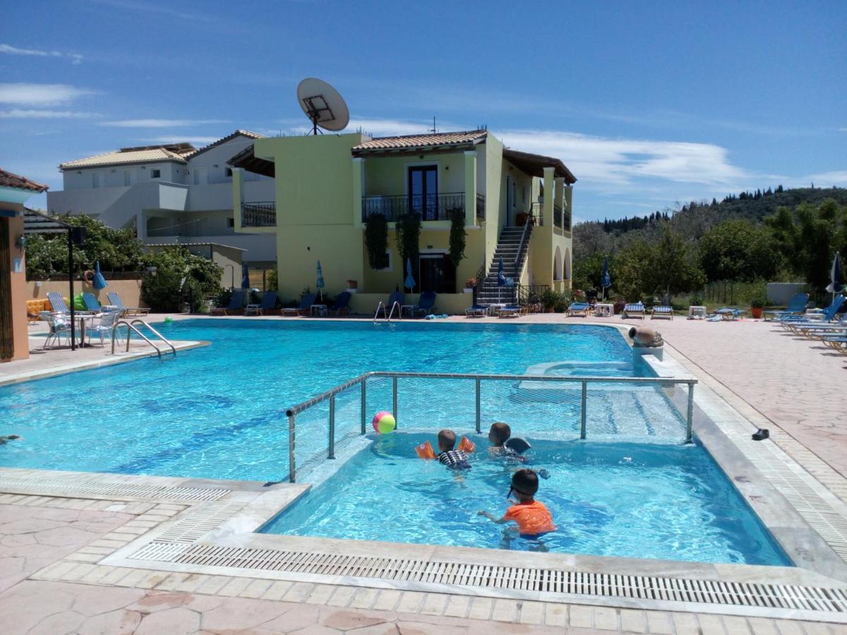 Amadeus Hawaii Apartments & Studios ซีดารี ภายนอก รูปภาพ