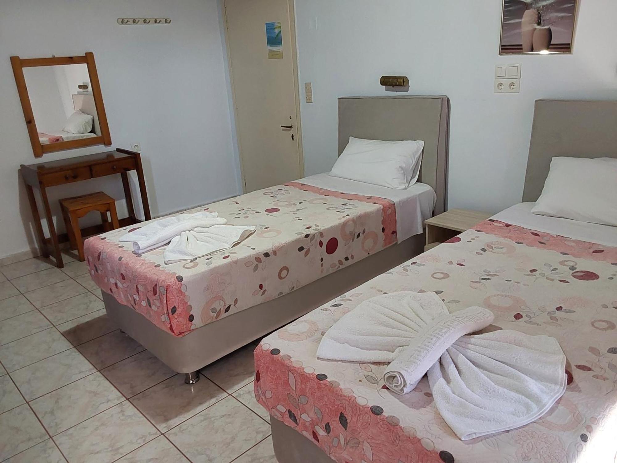 Amadeus Hawaii Apartments & Studios ซีดารี ห้อง รูปภาพ