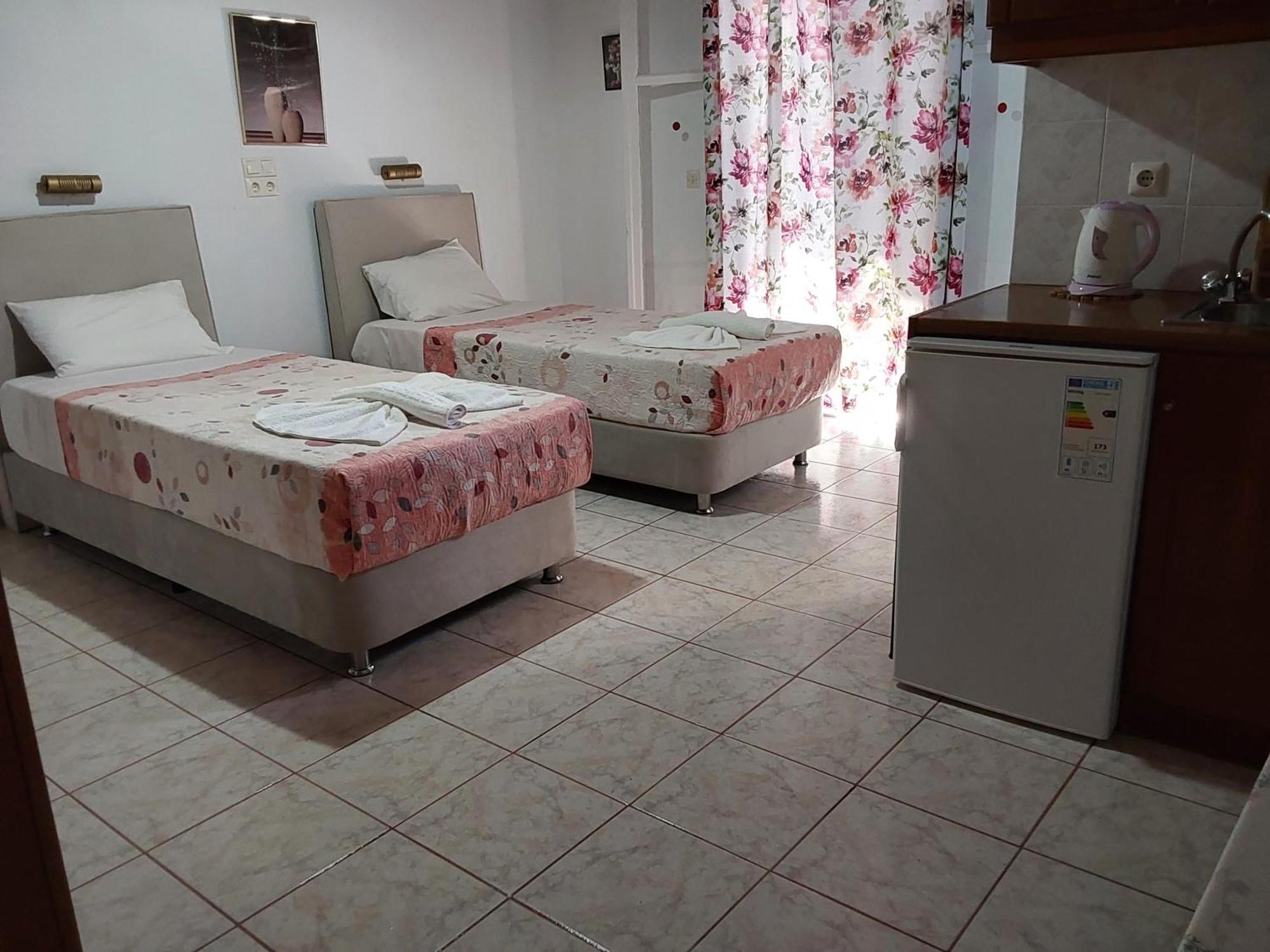 Amadeus Hawaii Apartments & Studios ซีดารี ห้อง รูปภาพ